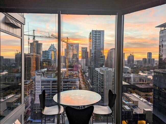 Building Photo - 360 Nueces St