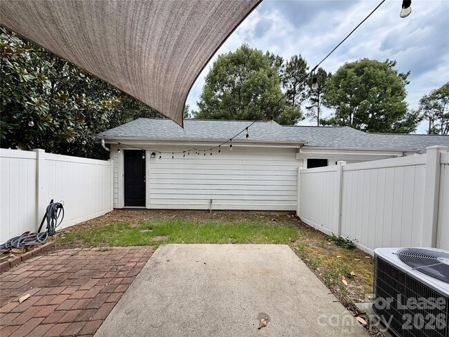 Building Photo - 10560 Rocky Ford Club Rd