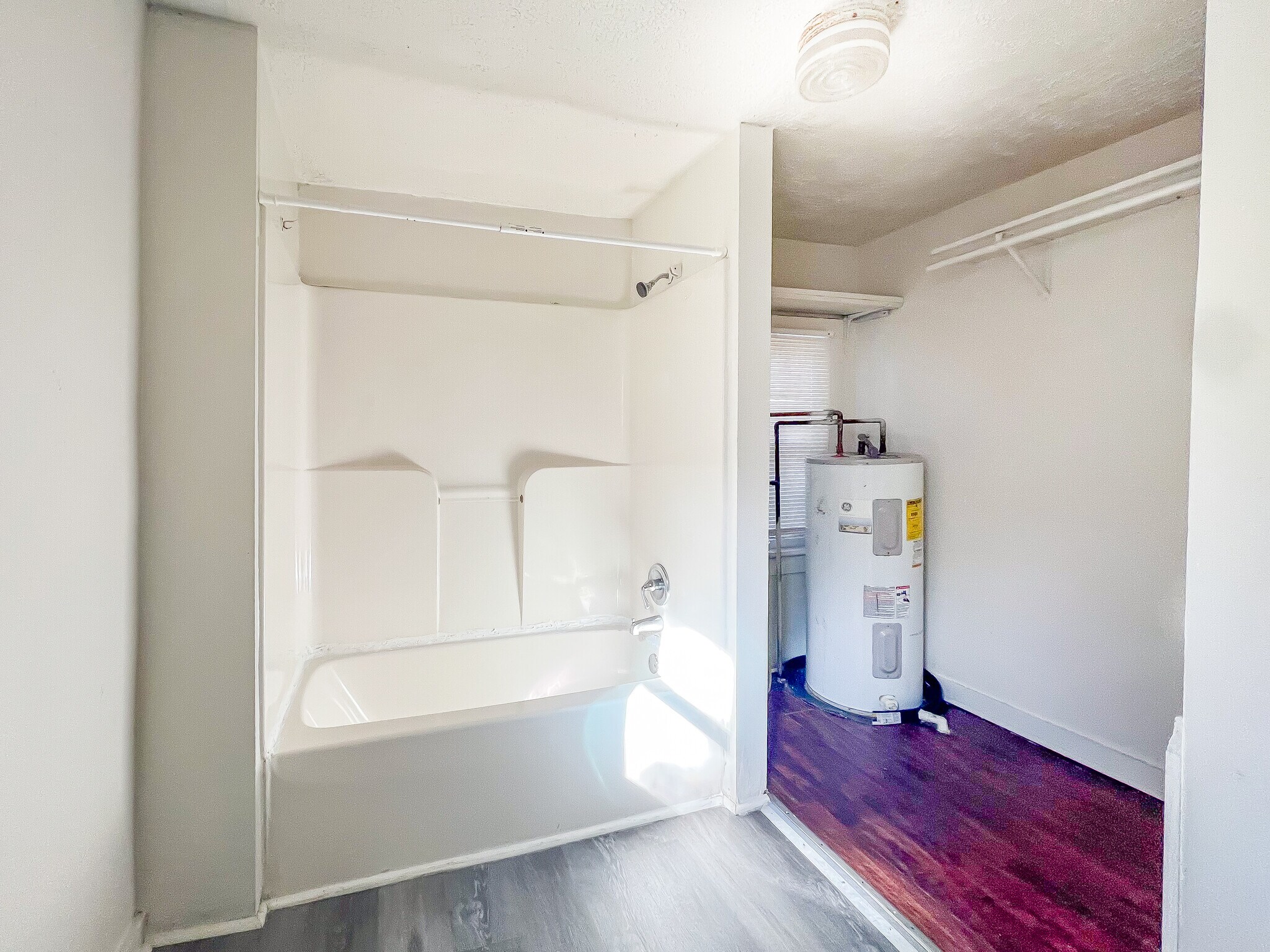 Building Photo - 142 Windsor Ave