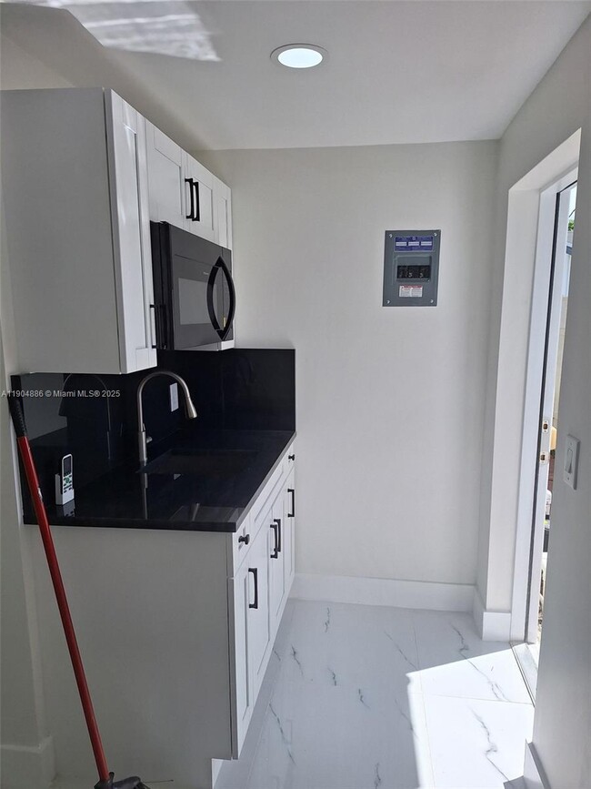 Building Photo - 26XX Riviera Dr