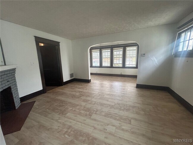 Building Photo - 155 Colvin Ave
