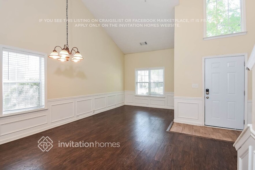 Building Photo - 1479 Evanston Ln