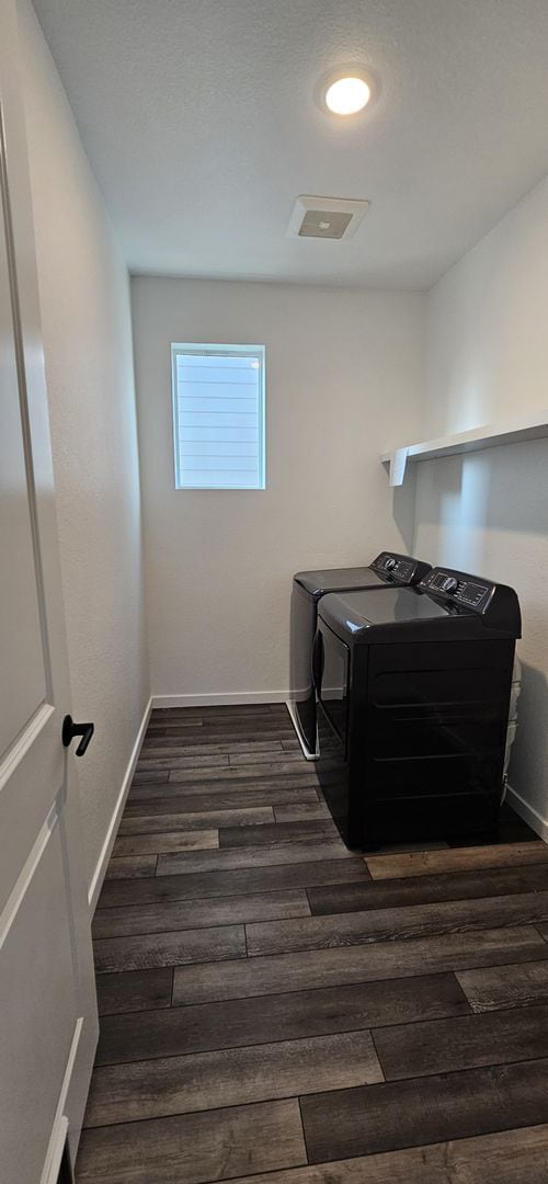 Building Photo - Sterling Ranch Stunner!!