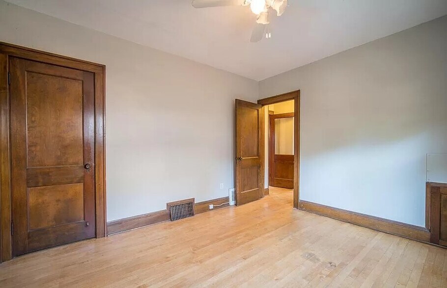 Building Photo - 3421 N Frederick Ave