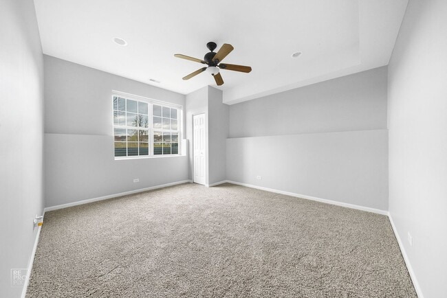 Building Photo - Very Nice and Spacious 2 Bedroom / 2.5 Bat...