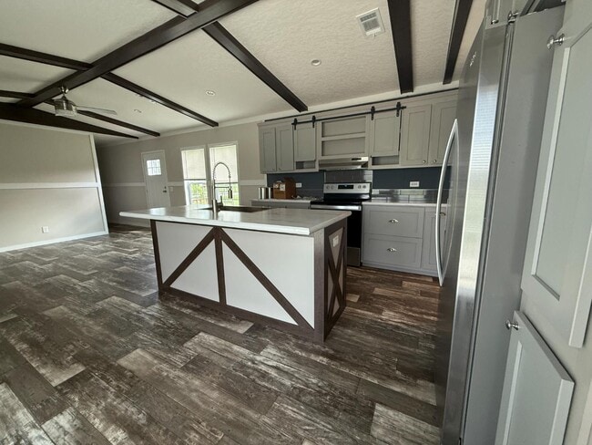 Building Photo - 4901 N Vaughn Rd