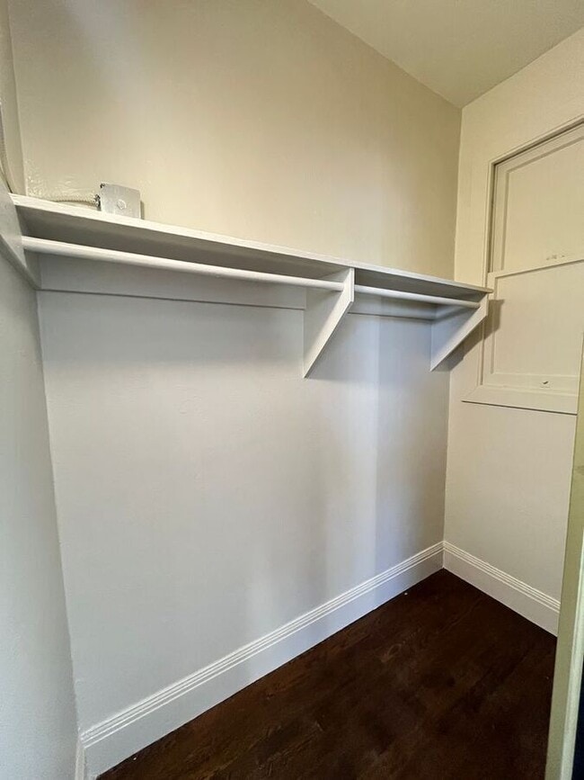 Building Photo - 465 Bellevue Ave