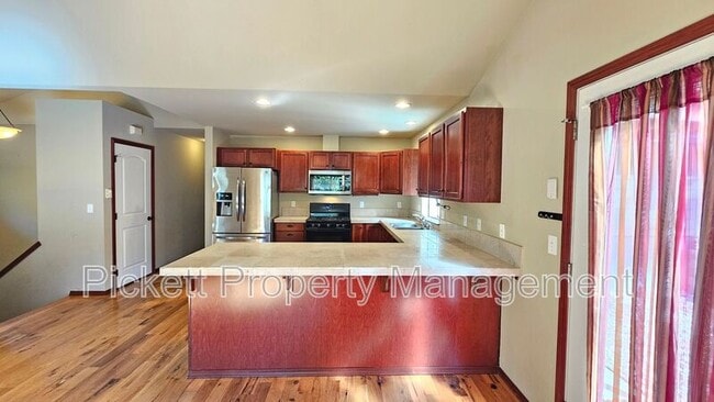 Building Photo - 1330 Corbet Dr