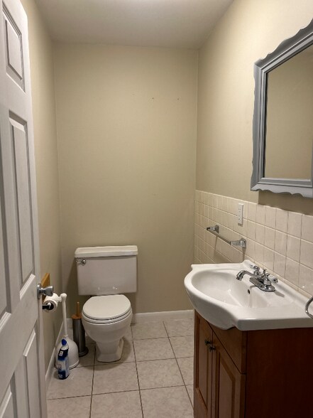 Building Photo - 2494 Riceville Rd