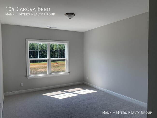 Building Photo - 104 Carova Bnd