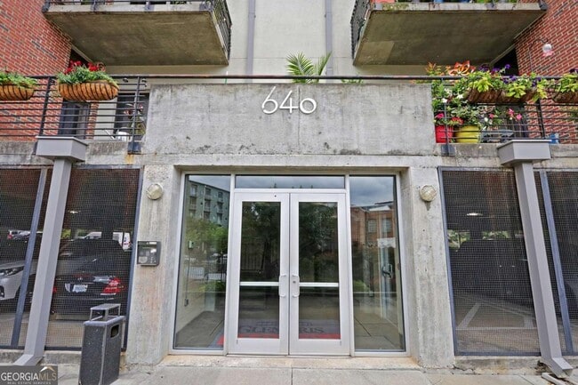 Building Photo - 640 Glen Iris Dr NE