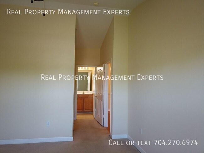 Building Photo - 10657 Hill Point Ct