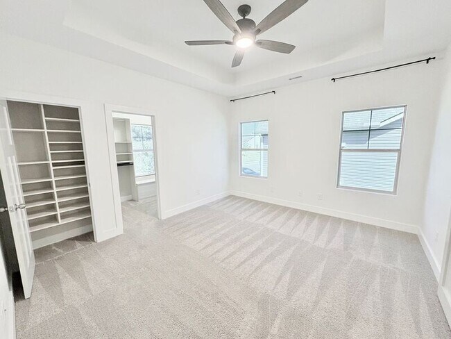 Building Photo - 211 Crooked Cedar Way