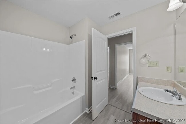 Building Photo - 122 Sherman Ct