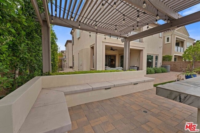 Building Photo - 11925 N Ricasoli Way