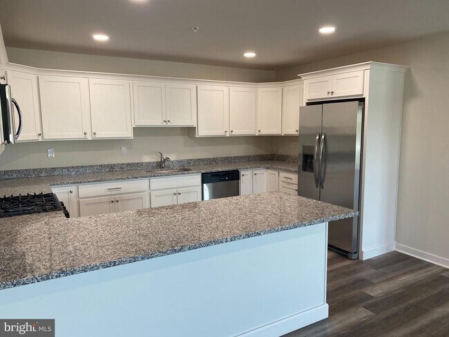 Building Photo - 3852 Ridge Pike