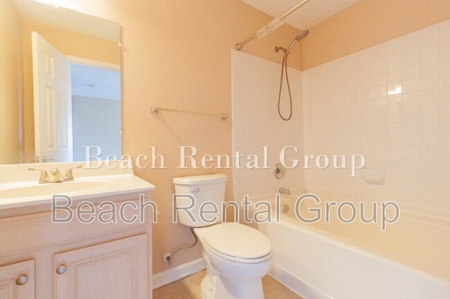 Building Photo - 3774 Hitchcock Way