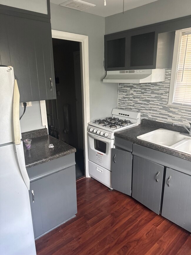 Building Photo - 751 S Miller Ct