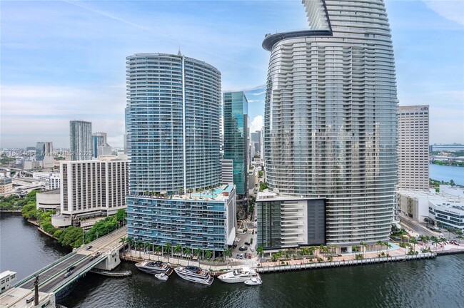 Primary Photo - 475 Brickell Ave