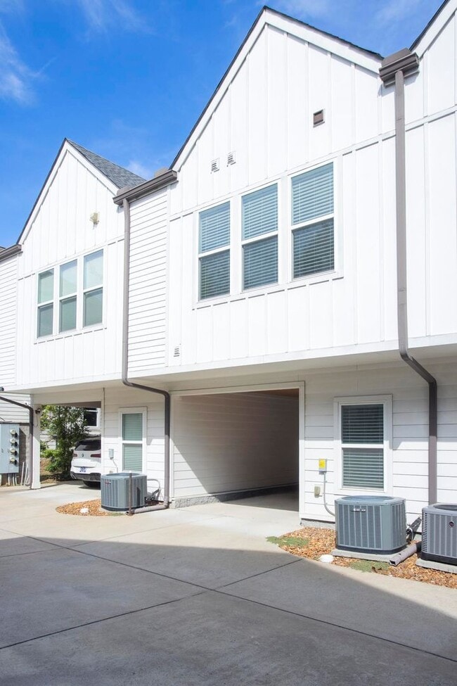 Building Photo - 1034 Maynor Ave