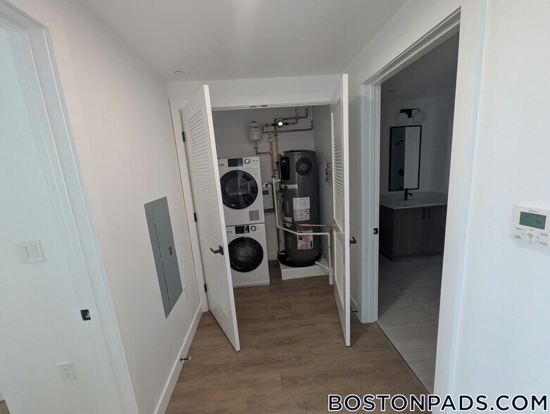 Building Photo - 199 Gardner St