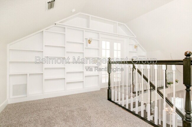Building Photo - 933 Lake Elsie Dr