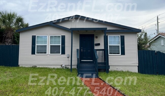 Building Photo - Newly renovated 4-bedroom, 2-bathroom home...