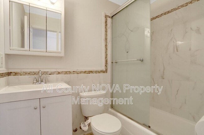 Building Photo - 3353 Ardley Ct