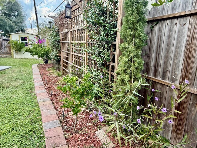 Building Photo - 3834 Linklea Dr