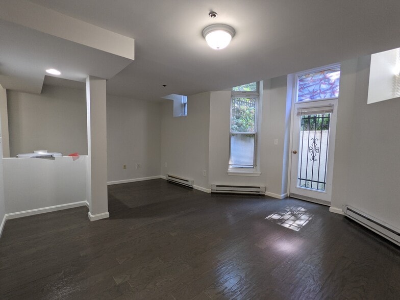 Primary Photo - 19 Queensberry St