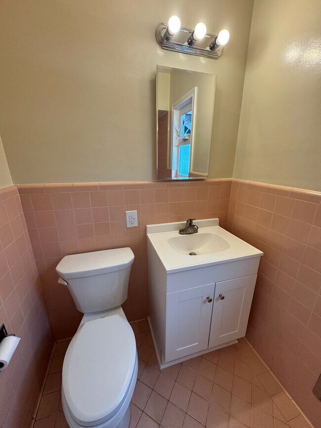 Building Photo - Hillside Ventura Home- Gorgeous Ocean View!!