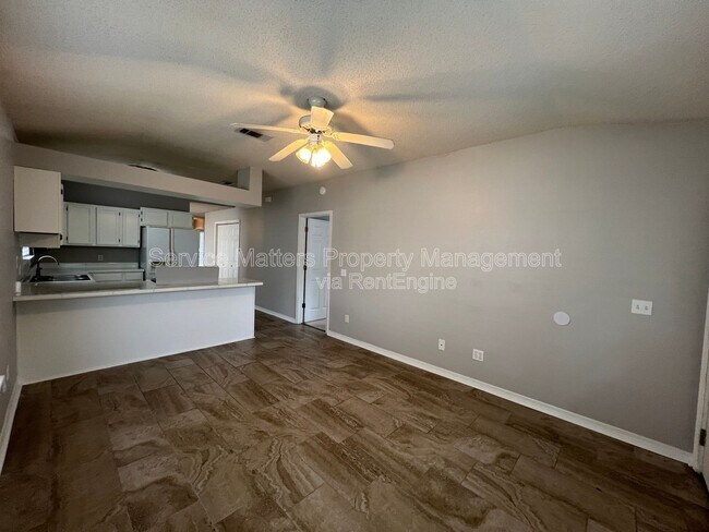 Building Photo - 174 Wildflower Ln