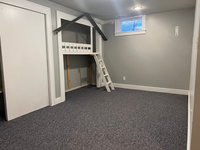 Building Photo - 405 Trenton St