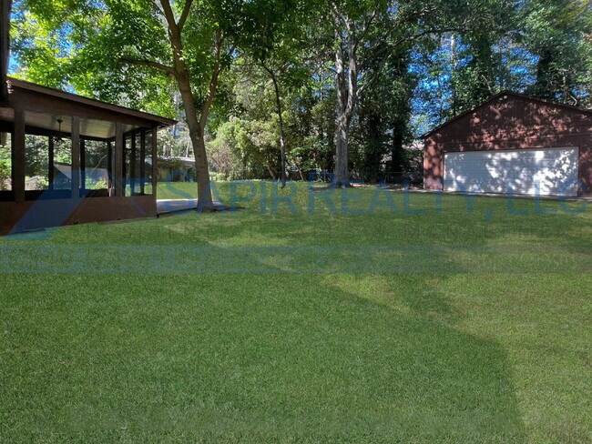 Building Photo - 106 Springwood Valley Rd