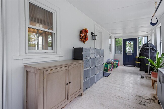 Building Photo - 39 Grandfield St