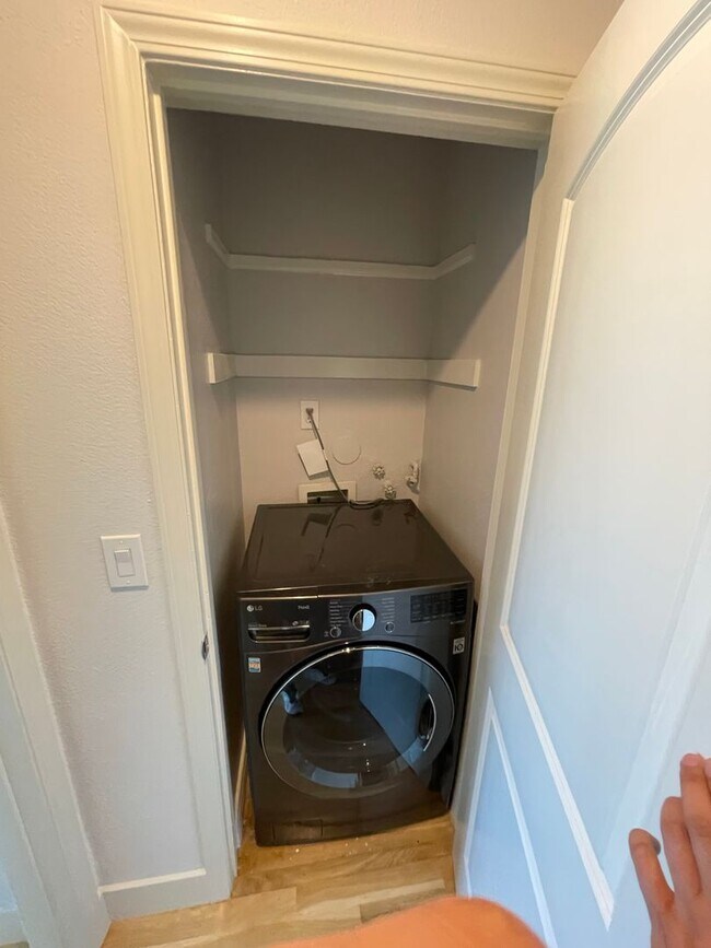 Building Photo - 1670 Kirkwood Ave