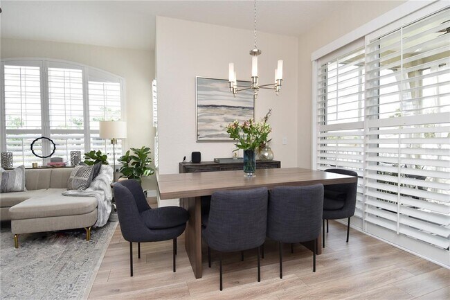 Building Photo - 6919 Della Dr