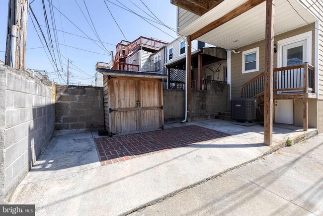 Building Photo - 734 S Robinson St