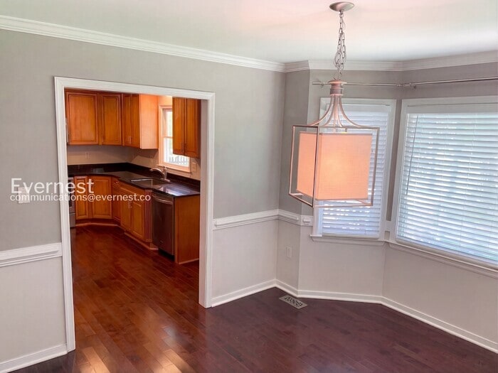 Building Photo - 2316 Horsley Dr