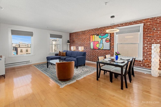 Building Photo - 323 29th St