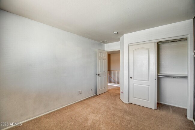 Building Photo - 40437 W Robbins Dr