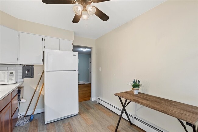 Building Photo - 1725 Howard Ave