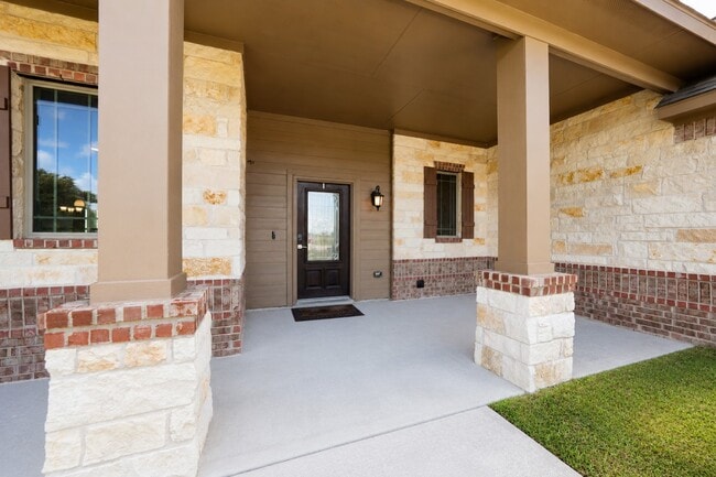 Building Photo - 8007 Lehman Rd