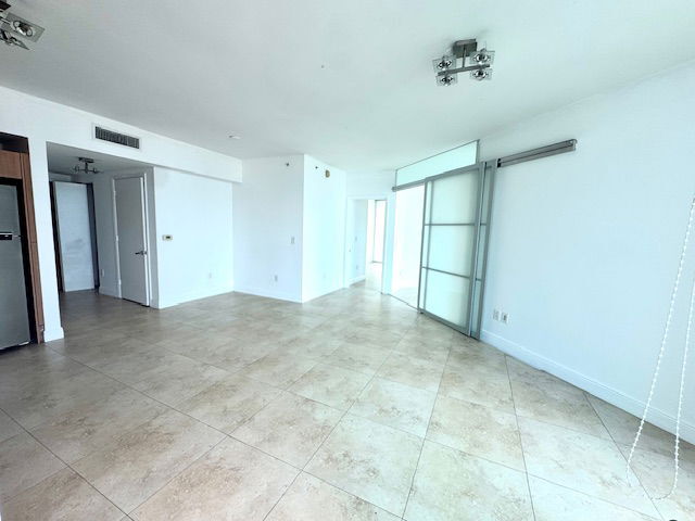 Building Photo - 350 S Miami Ave