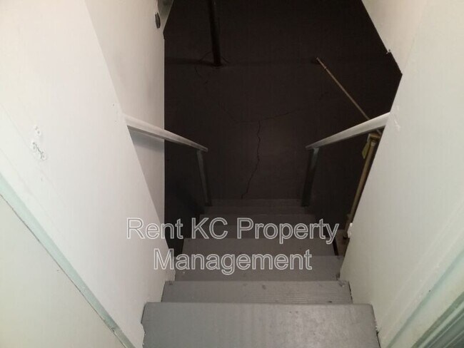 Building Photo - 4608 Ridgeway Ave