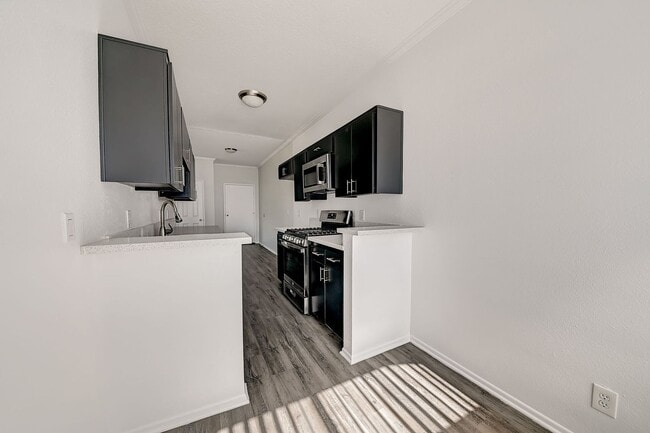 Interior Photo - 14900 Moorpark Street