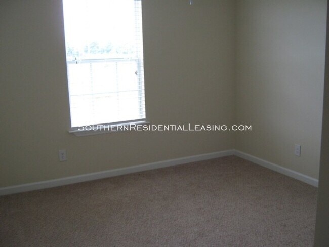 Building Photo - 2002 Shelene Way