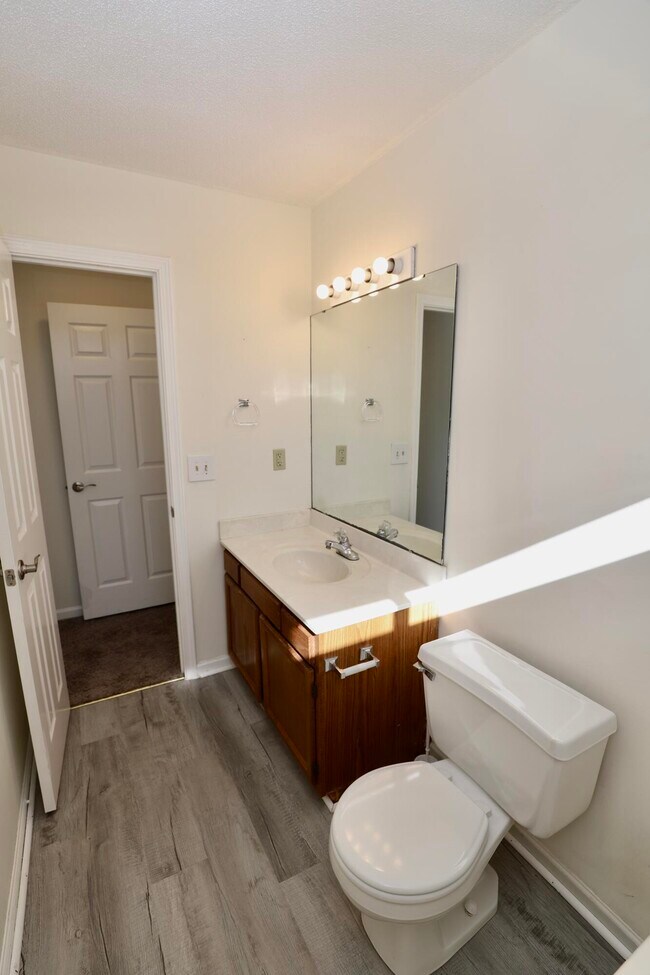 Building Photo - 21 N Trace Ct