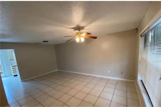 Building Photo - 7444 Woodburn Ct