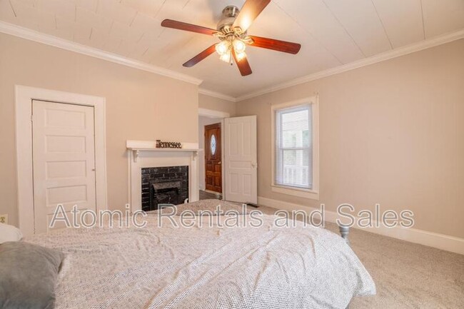 Building Photo - 703 W 2nd Ave